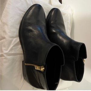 Aldo flat zip up bootie